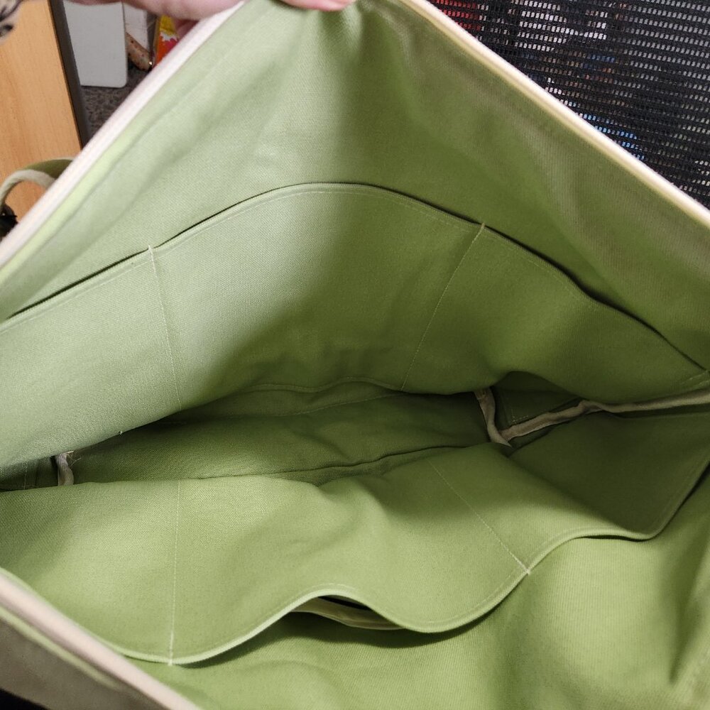 R. Riveter Large travel tote NWT - Picture 4 of 4